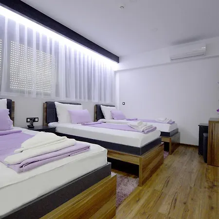 Motel Pm Company *