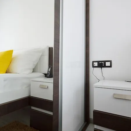 Motel Pm Company *